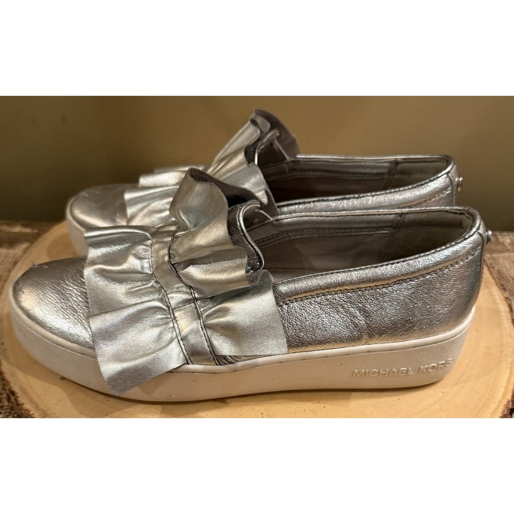 Michael Kors Bella Platform Now Ruffle Metallic Silver Sneaker 7 M Festive